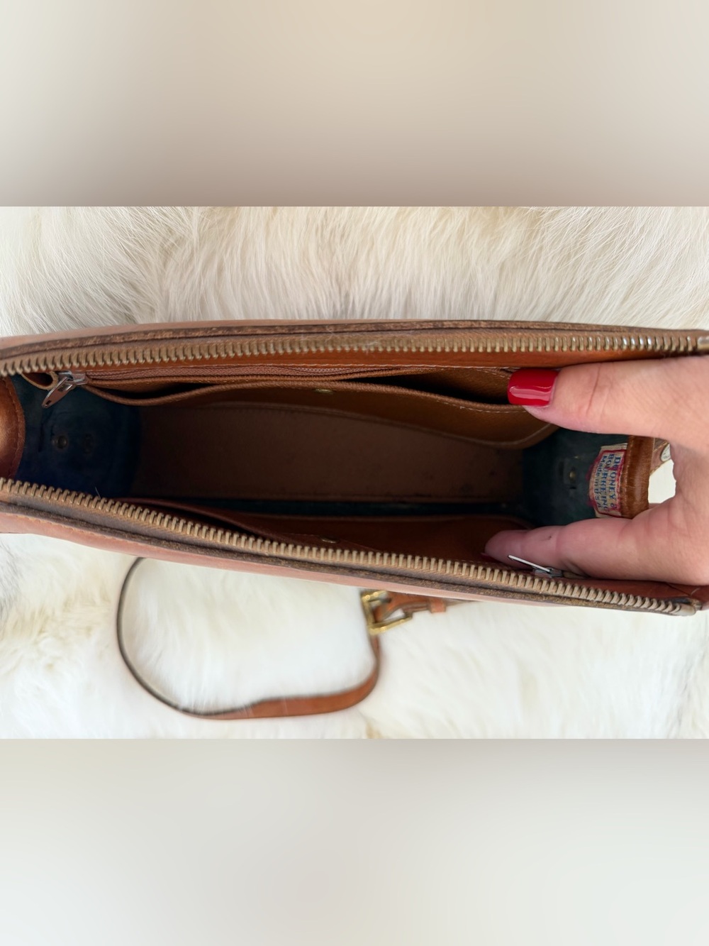 Authentic Vintage Dooney & Bourke All-Weather Leather (AWL) Crossbody Bag - Picture 14 of 16